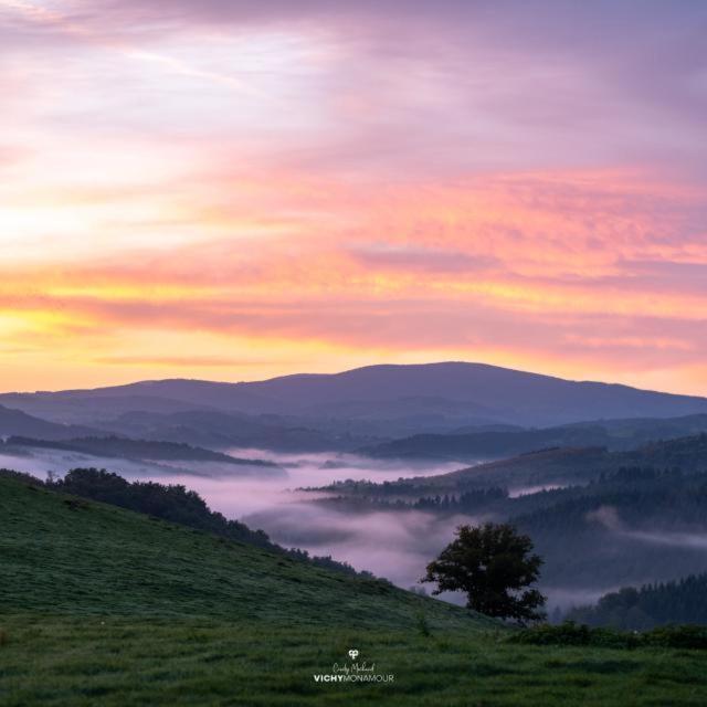 Апартаменты Studio En Auvergne Le Ruisseau Сен-Прьест-Брамефан Экстерьер фото